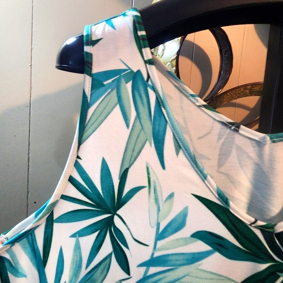 Perfectshe Print Sleeveless Romper - Picture 2 of 11